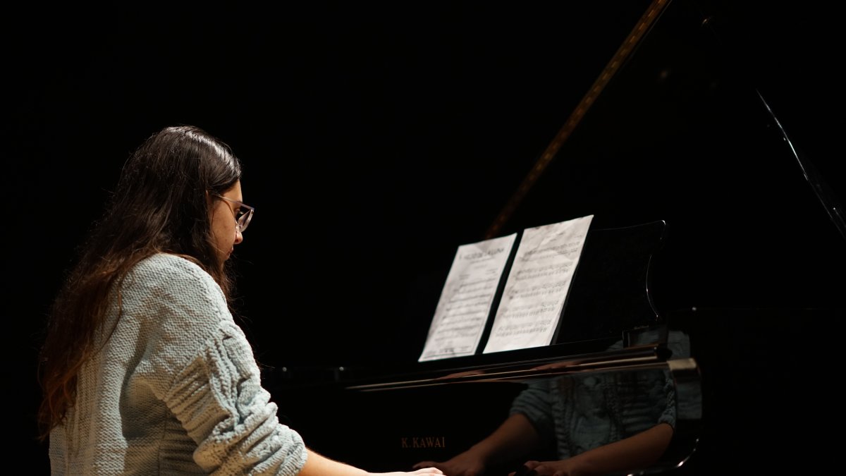 Participante en una de las audiciones para actuar en la gala de talentos.