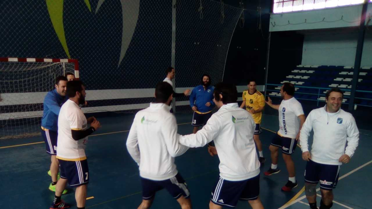 Los jugadores preparados para competir.