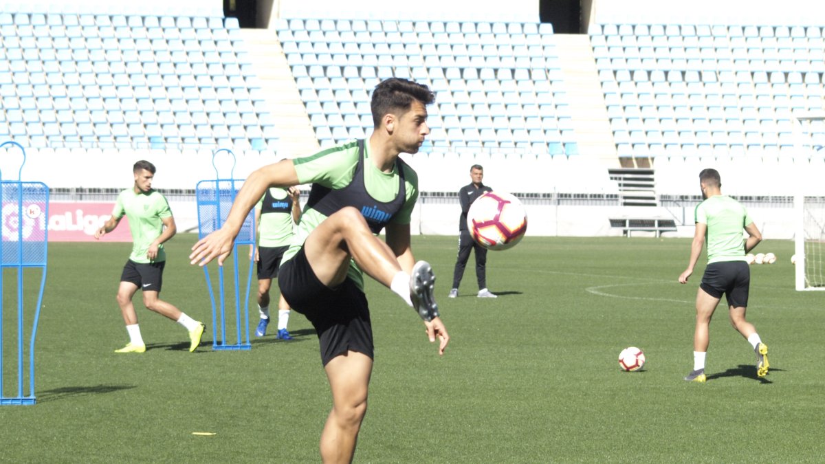 César de la Hoz en el entrenamiento rojiblanco.