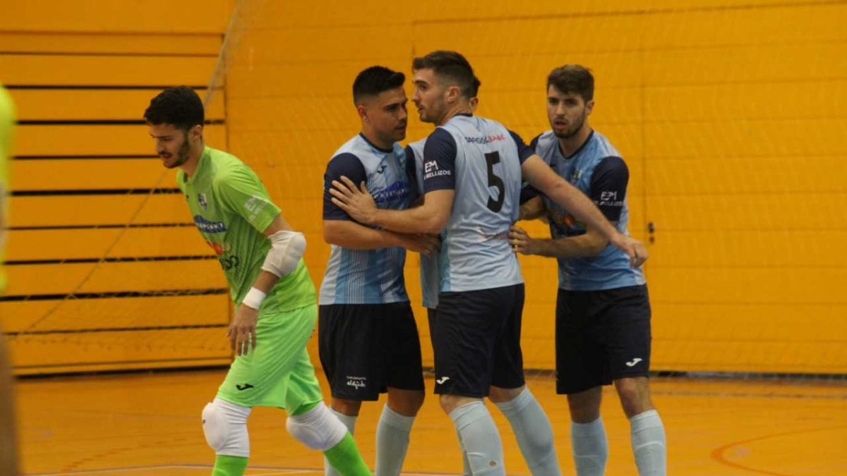 Los jugadores ejidenses celebrando un gol.