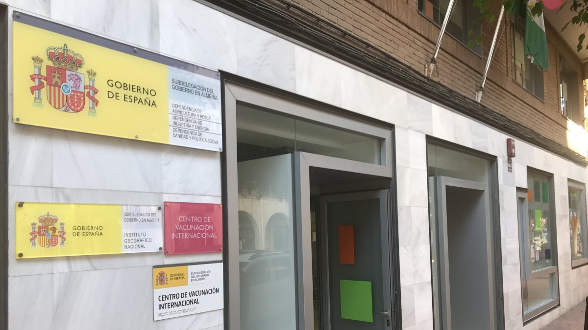 El centro de Vacunación Internacional está situado en la calle Hermanos Machado.