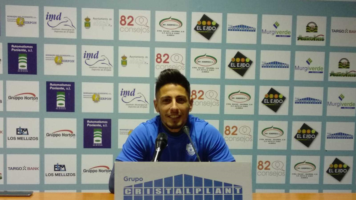 Javilillo toma la palabra.