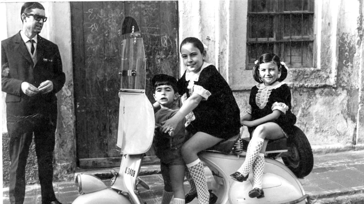 La Vespa de la familia Molina, de la calle Regocijos.