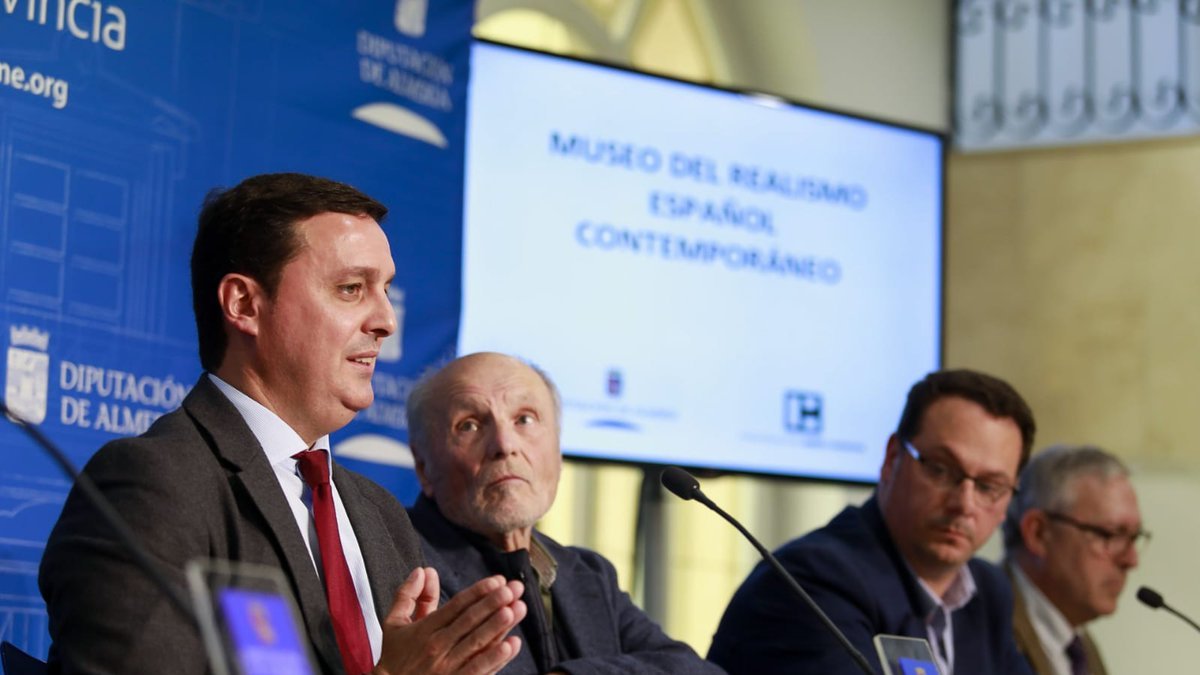 Antonio López, entre Javier Aureliano García y Juan Manuel Martín Robles.