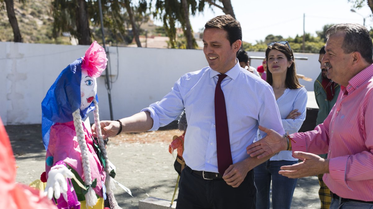 El presidente provincial durante su visita a Pulpí en el día de ayer.