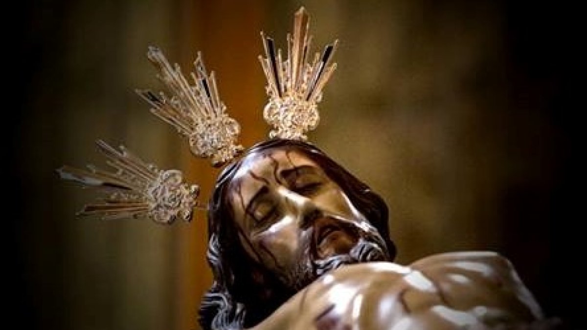 Detalle del cartel con el que Prendimiento anuncia su viacrucis de este viernes.