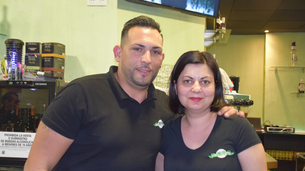 Los camareros del Bar Palmito ofrecen un servicio atento y esmerado.