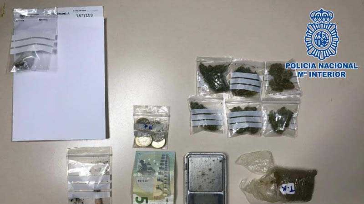 Material incautado por la Policía Nacional.