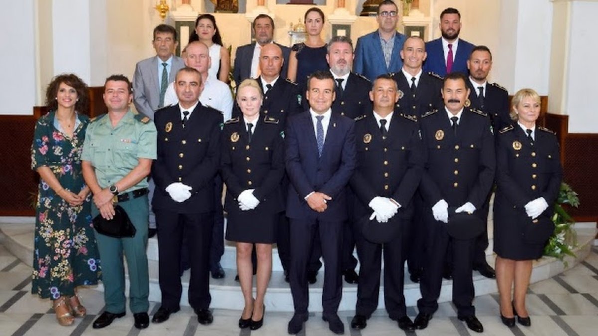 Fotografía de familia de Policía y ediles años atrás.