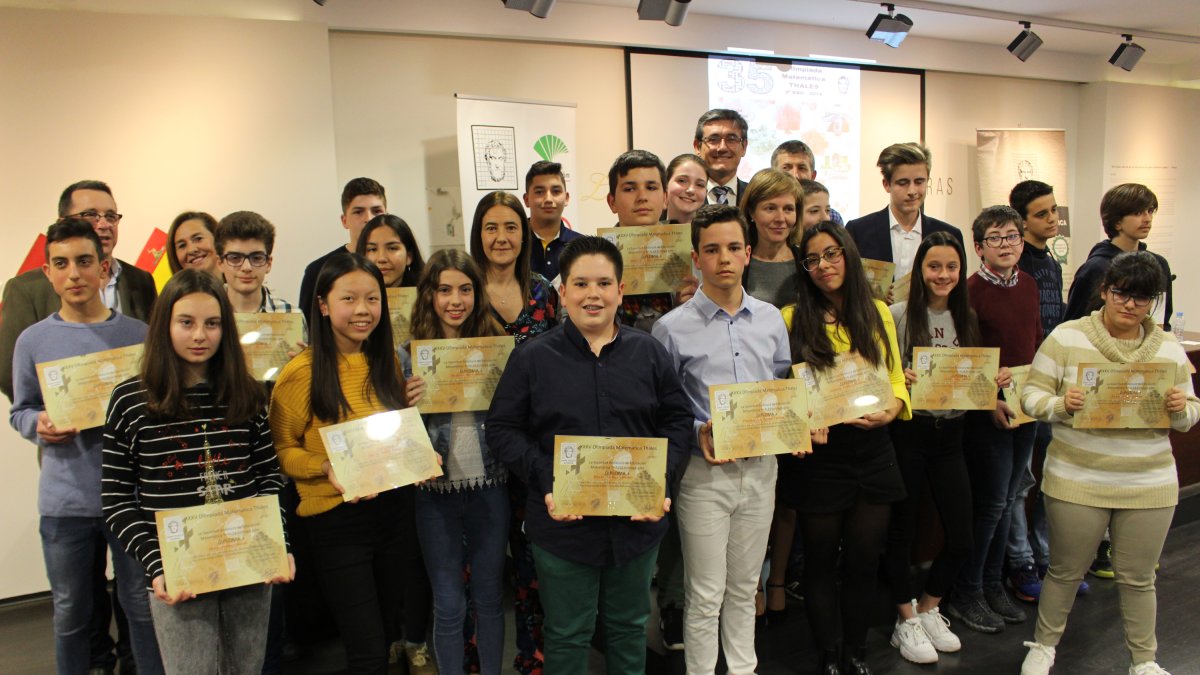 Premiados  en la fase provincial de la ‘XXXV Olimpiada Matemática Thales’ .