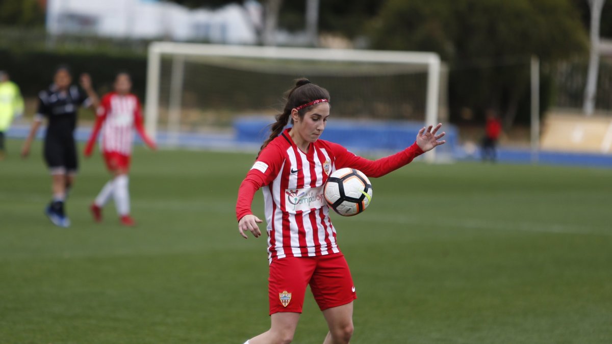 Lorena González se pierde lo que resta de temporada.