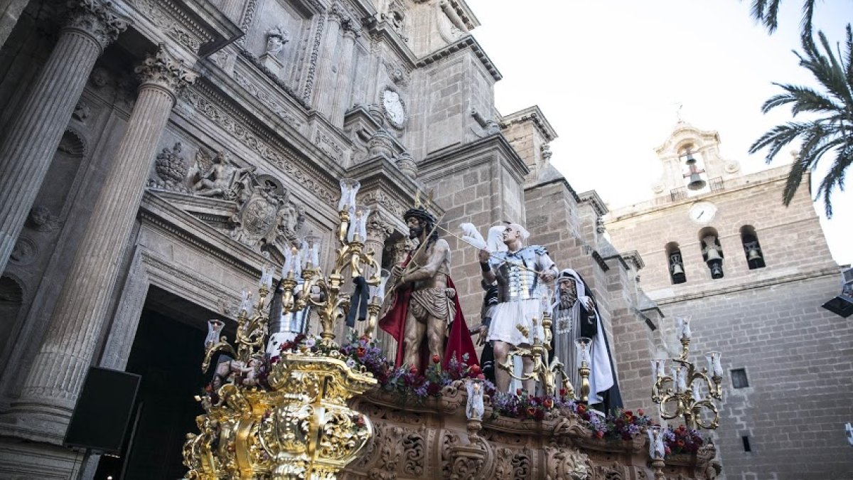 Coronación vuelve a cambiar el itinerario.