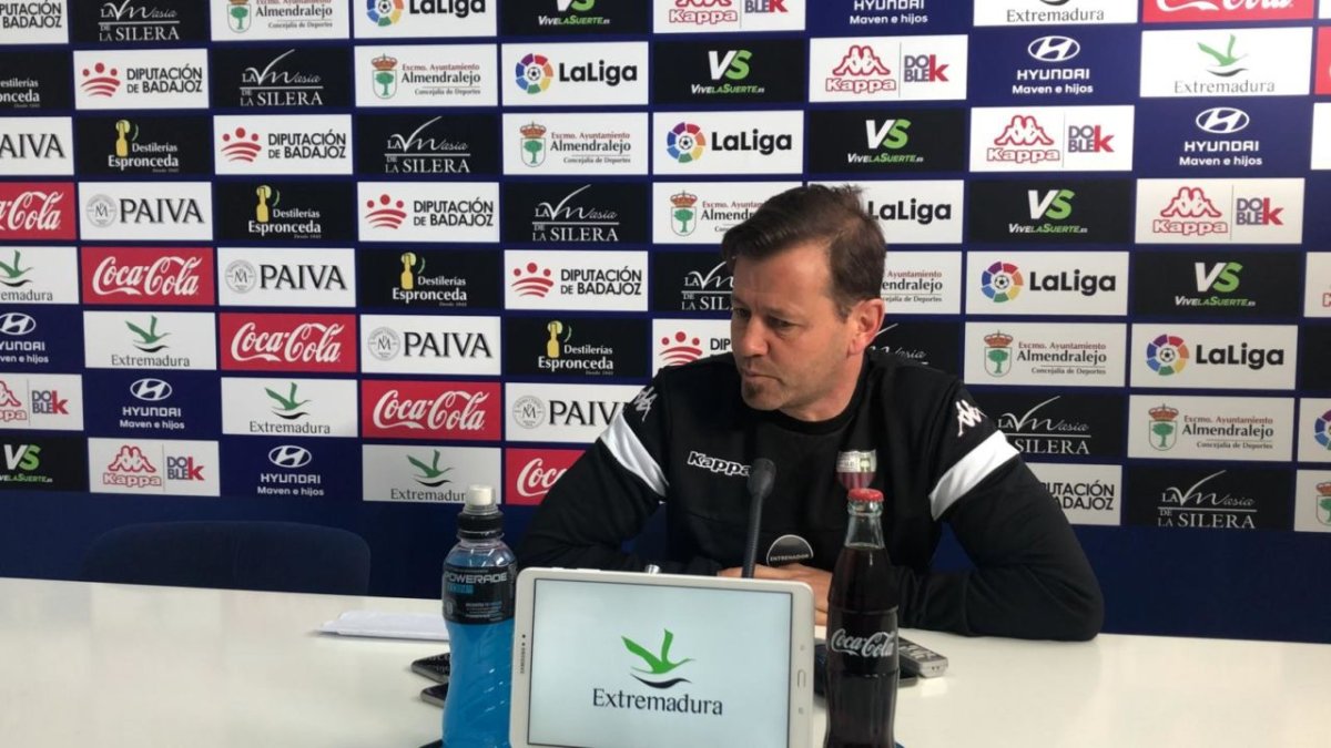 Manolo Mosquera en rueda de prensa.