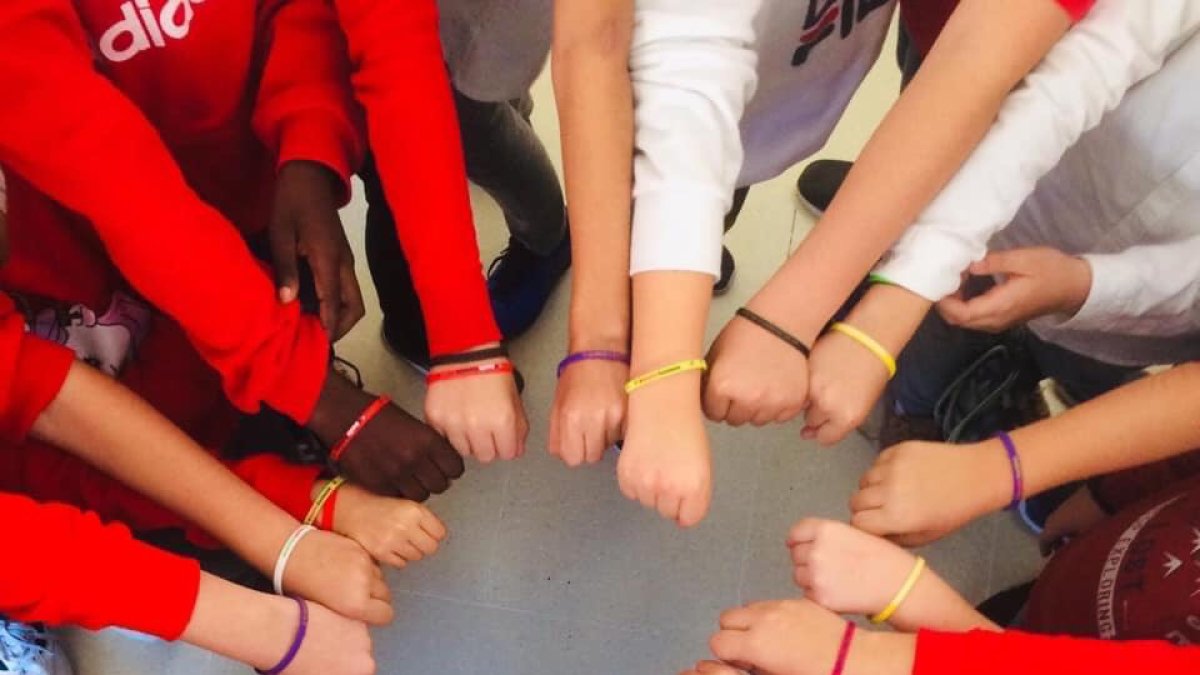 Pulseras solidarias para luchar contra Duchenne.