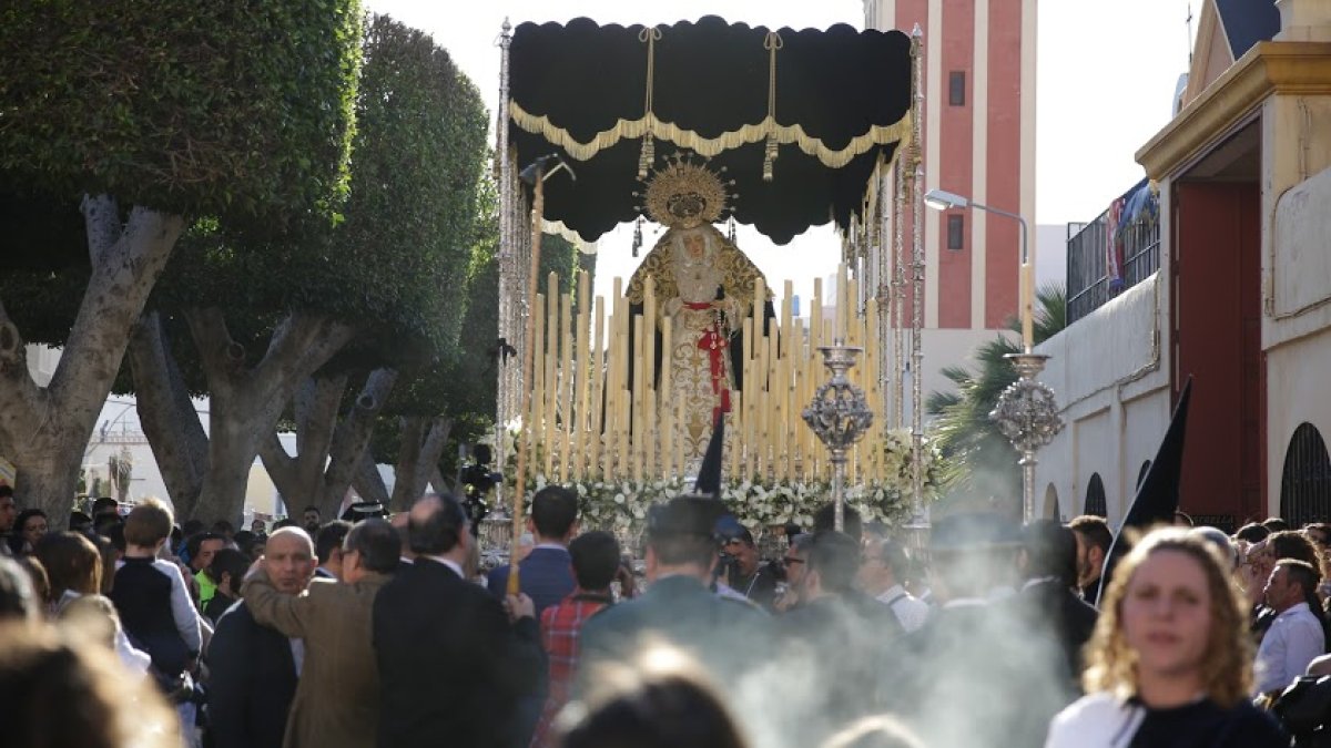 María Santísima de la Estrella, durante un desfile procesional en Almería.