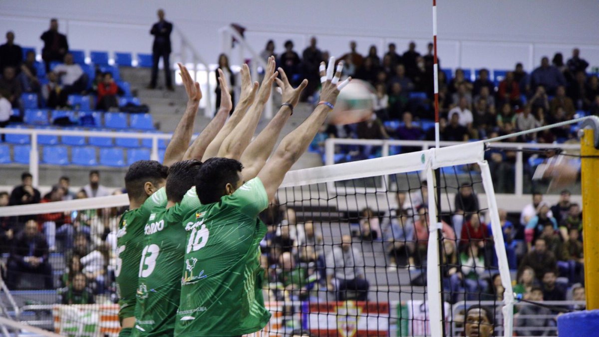 Magnífico bloqueo de Unicaja Almería.