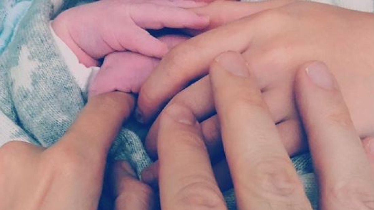 Foto con la que Bisbal ha anunciado el nacimiento de Matteo.