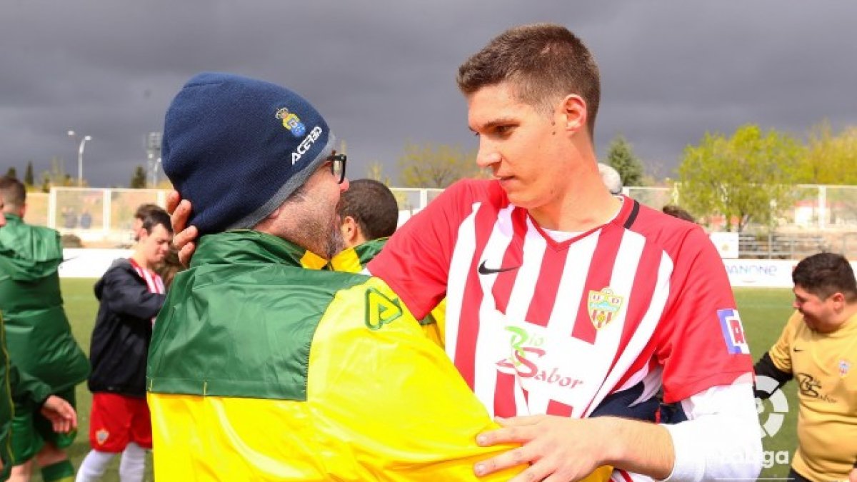 La deportividad, la convivencia, el compañerismo.... priman en la Liga Genuine.