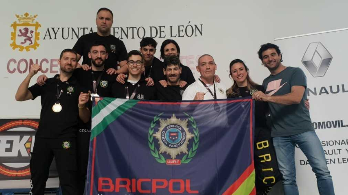 Los campeones posan para la historia en León.