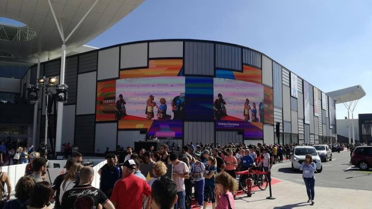 Imagen del Centro Comercial Torrecárdenas con su premiada pantalla.