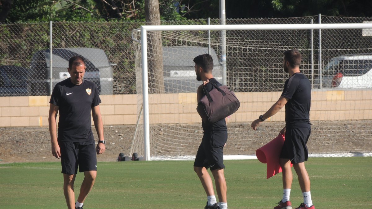 Esteban Navarro en el campo de la Vega de Acá.