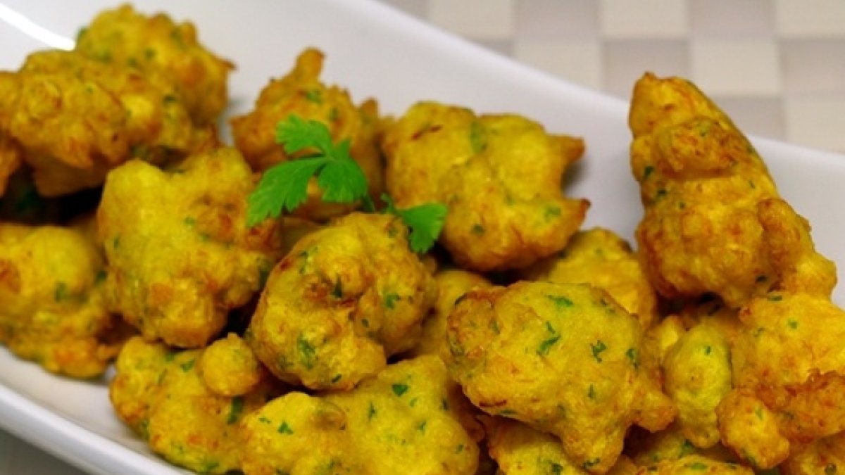 Boladillos de bacalao, uno de los platos estrella de estas fechas.