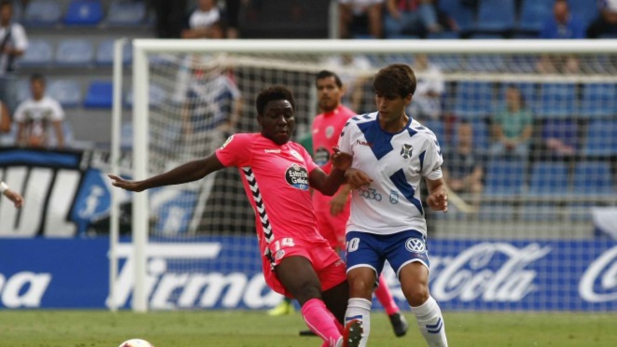 Iker Undabarrena podría seguir en el once de Oltra.