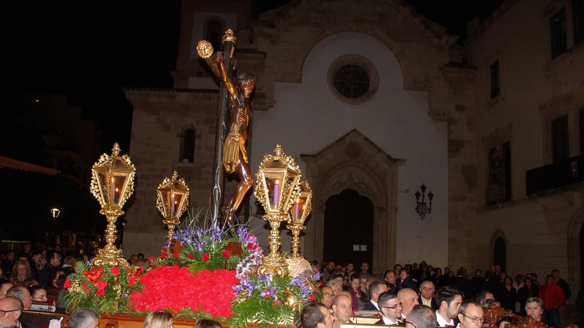 Ante el Santuario de la Patrona y con las puertas cerradas a cal y canto tuvo lugar la 4ª Estación.