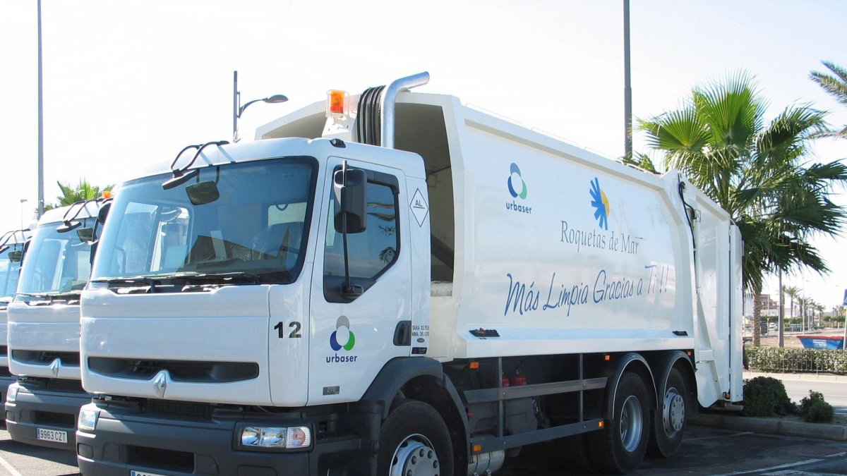 urbaser y sus empleados protagonizan la huelga de basura en Roquetas.