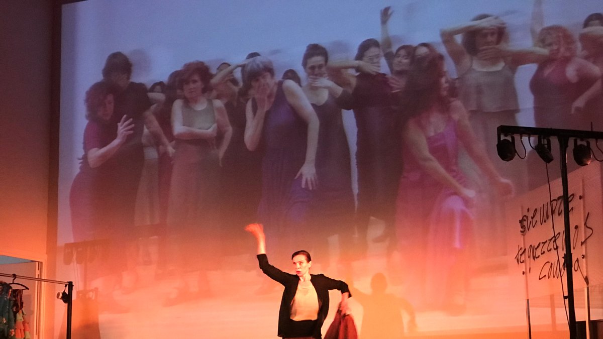 Tango final interpretado por Leticia Valle, quien da vida a Concha Robles.