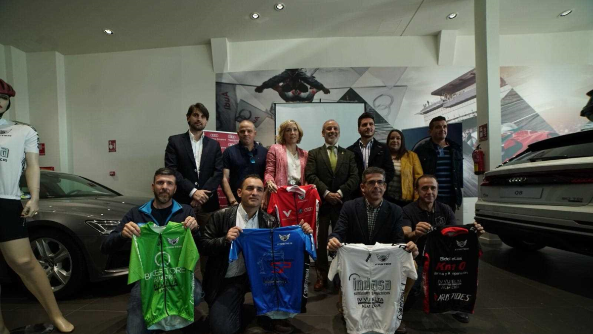 Instituciones y empresa privada con la Vuelta a Almería.