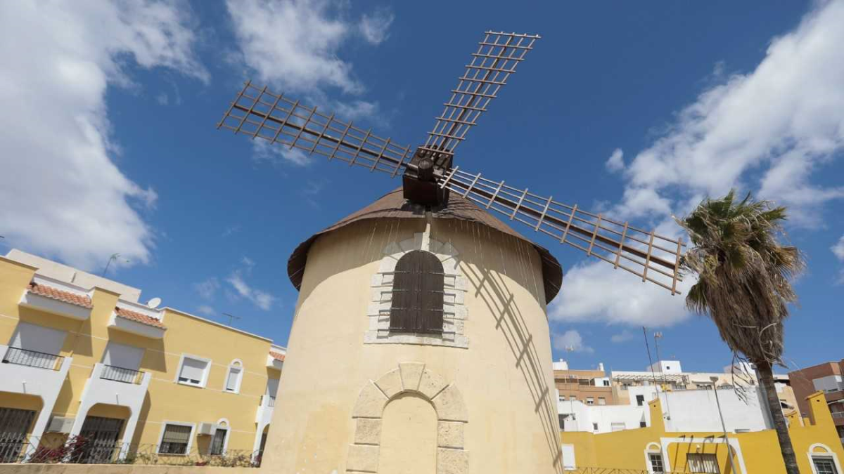 El Consistorio mejorará el entorno y rehabilitará las partes deterioradas del molino.