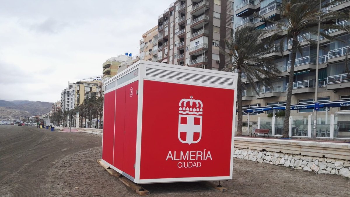 En la zona de El Zapillo ya se han instalado.