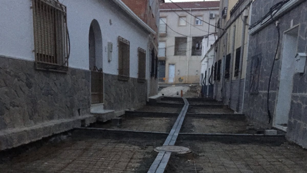 Desarrollo de una de las obras con fondos del PFEA efectuadas en la provincia.