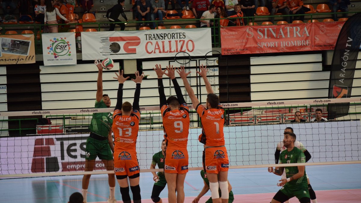 Una jugada del partido.