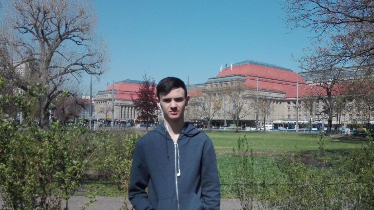 Nico tiene 16 años y estudia primero de Bachillerato en un IES de Almería.