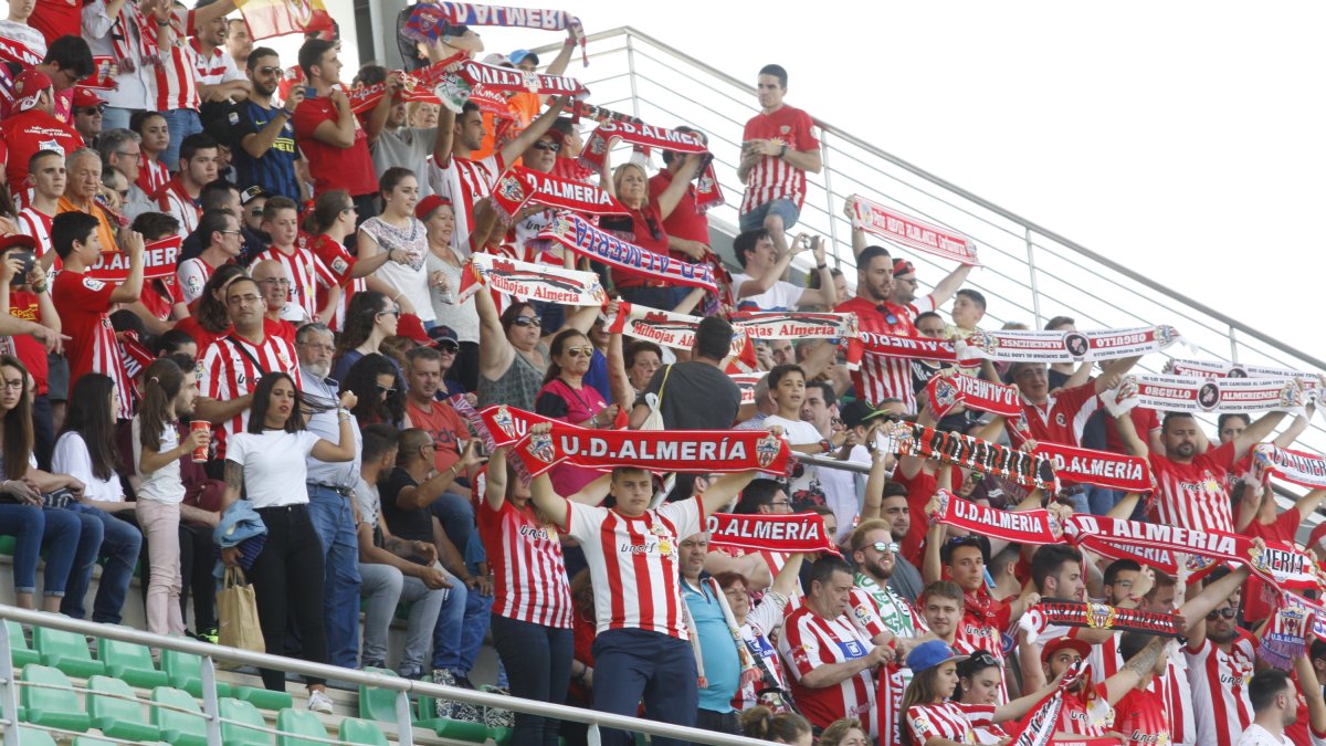 En Córdoba celebrando una salvación milagrosa con un presupuesto de Primera.
