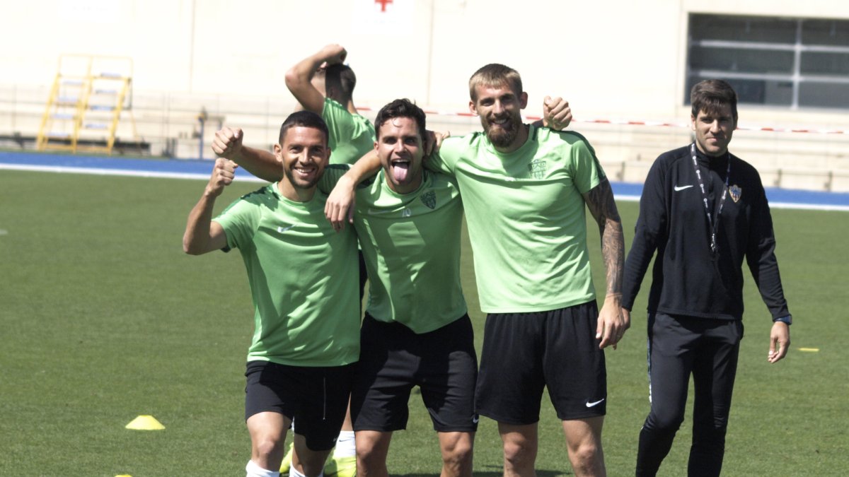 Rocha, Giménez y Saveljich, los campeones de futboltenis.