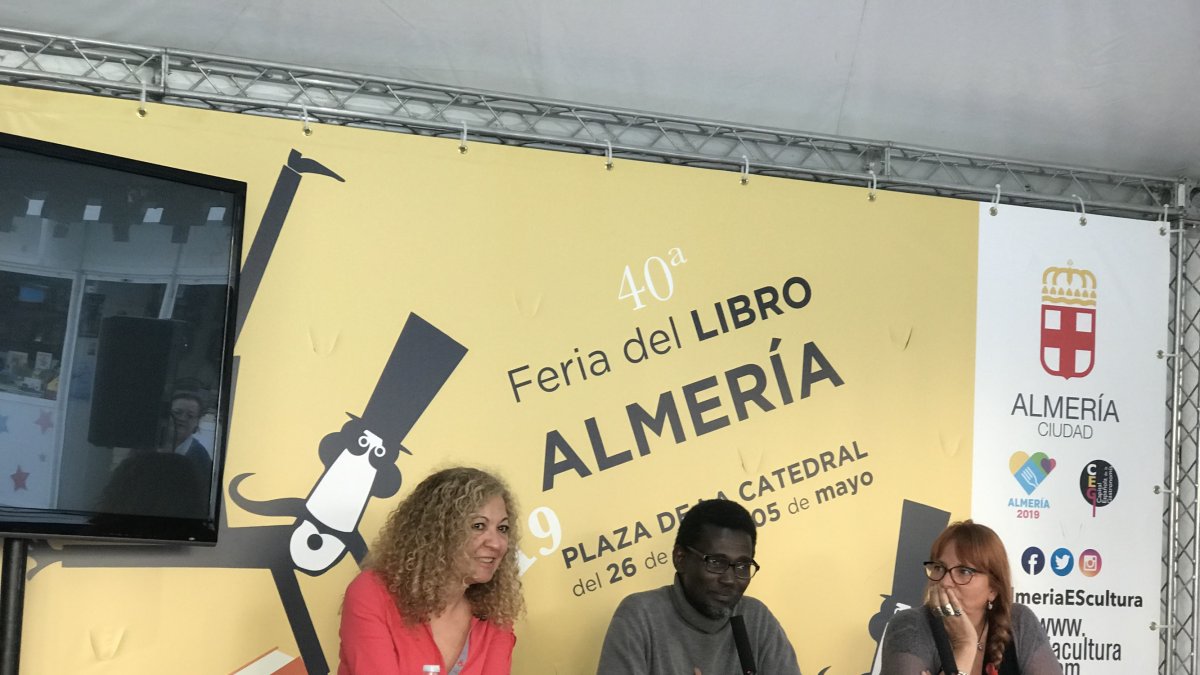 Homenaje a Pepe Criado de la mano de tres escritores: Mª Ángeles Martín Gallegos, Ismael Diadié y Gabriela Zárate..