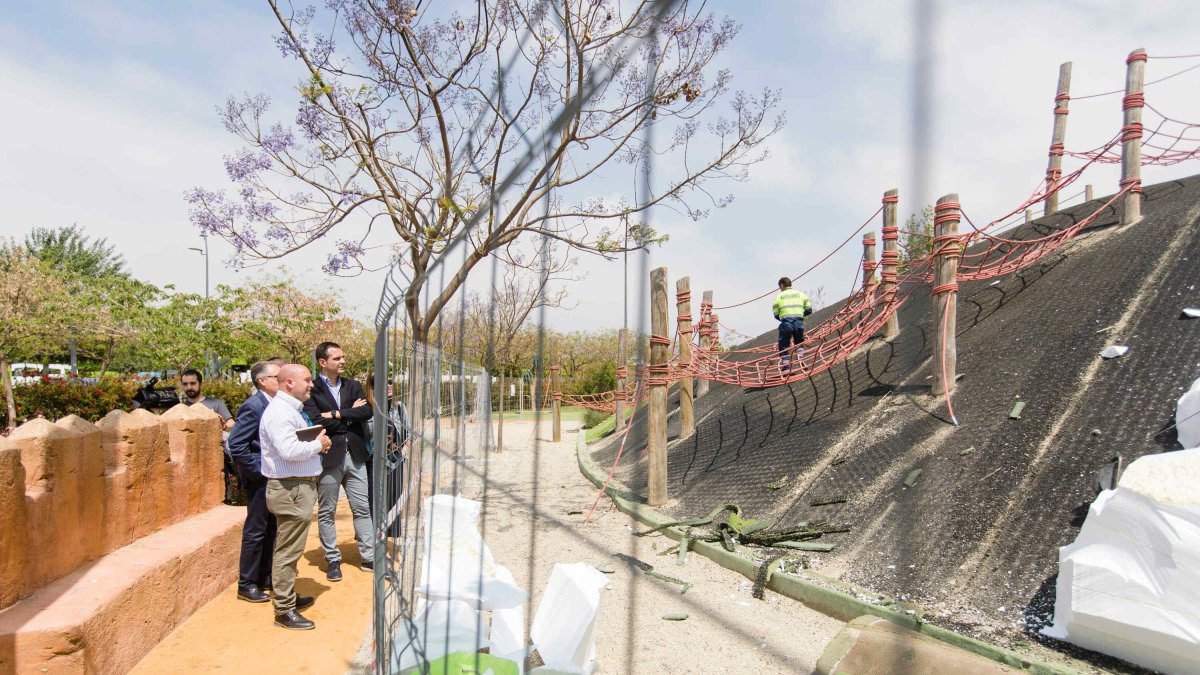 Visita del alcalde a las obras del Parque de las Familias.