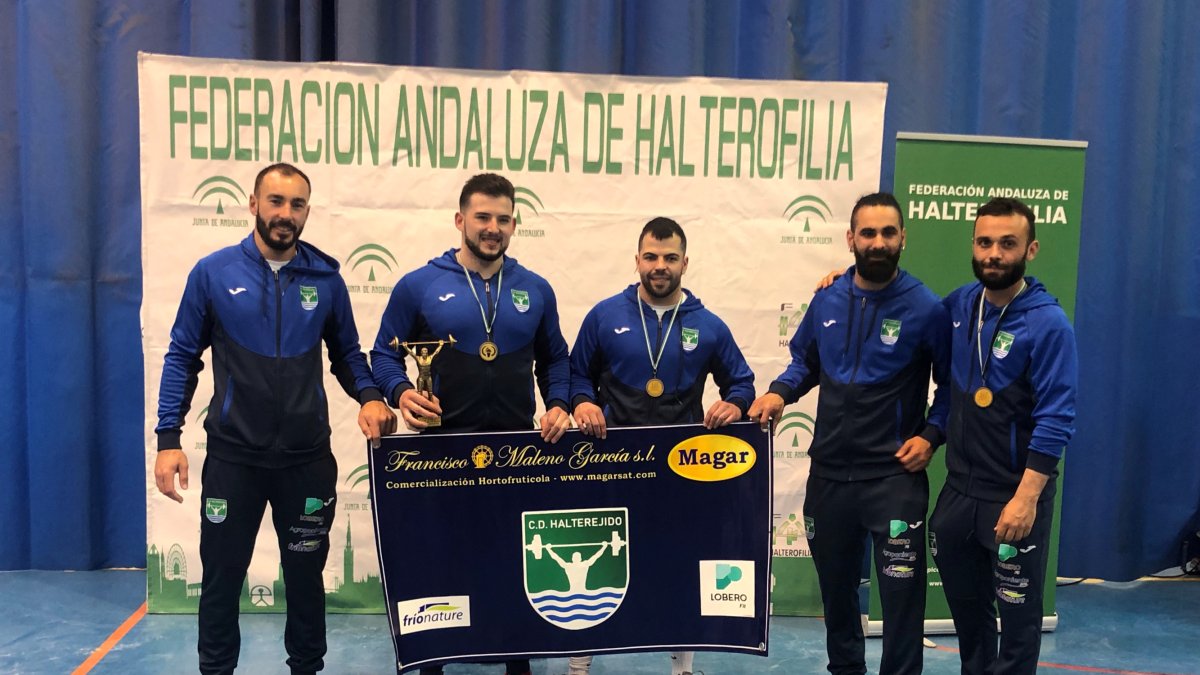 Los campeones ejidenses posan tras un gran torneo.