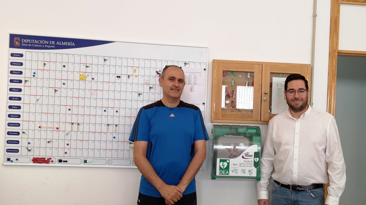 Jose Francisco Aguilera, tecnico de deportes y Jose Diaz, alcalde de Tabernas.