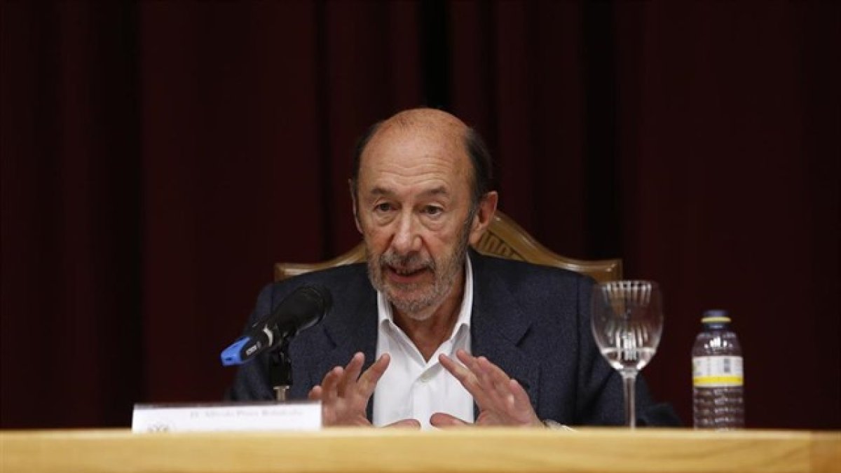 Alfredo Pérez Rubalcaba, durante una conferencia.