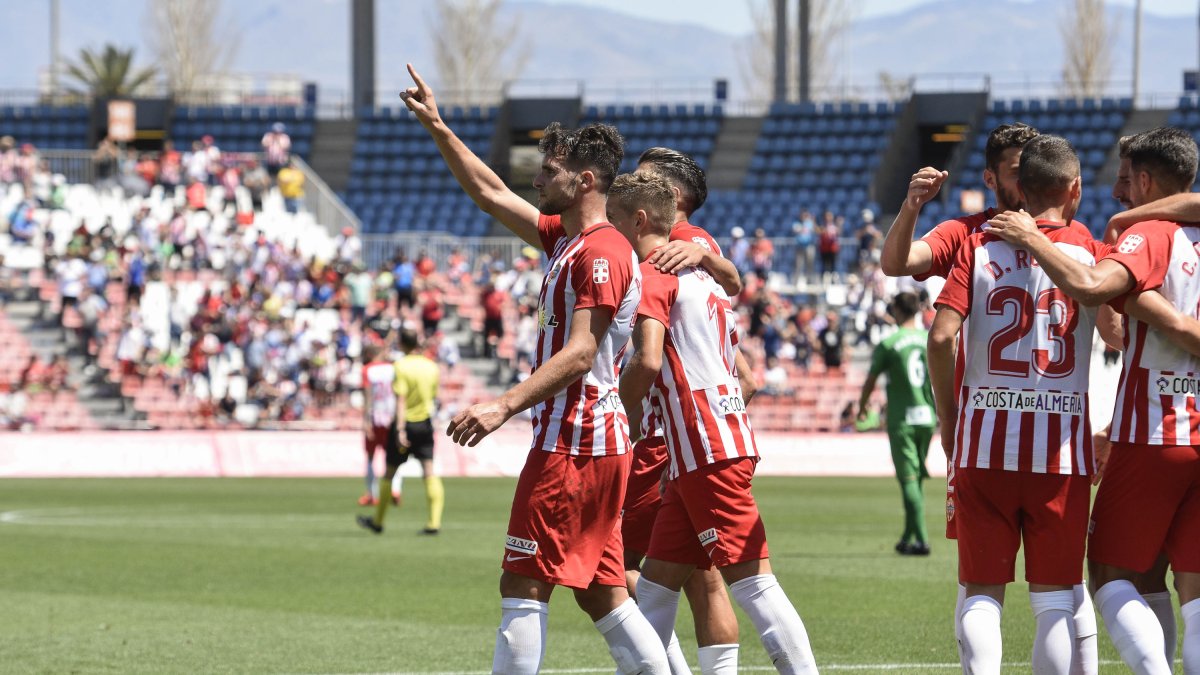 Álvaro Giménez pone rumbo a la Primera División.
