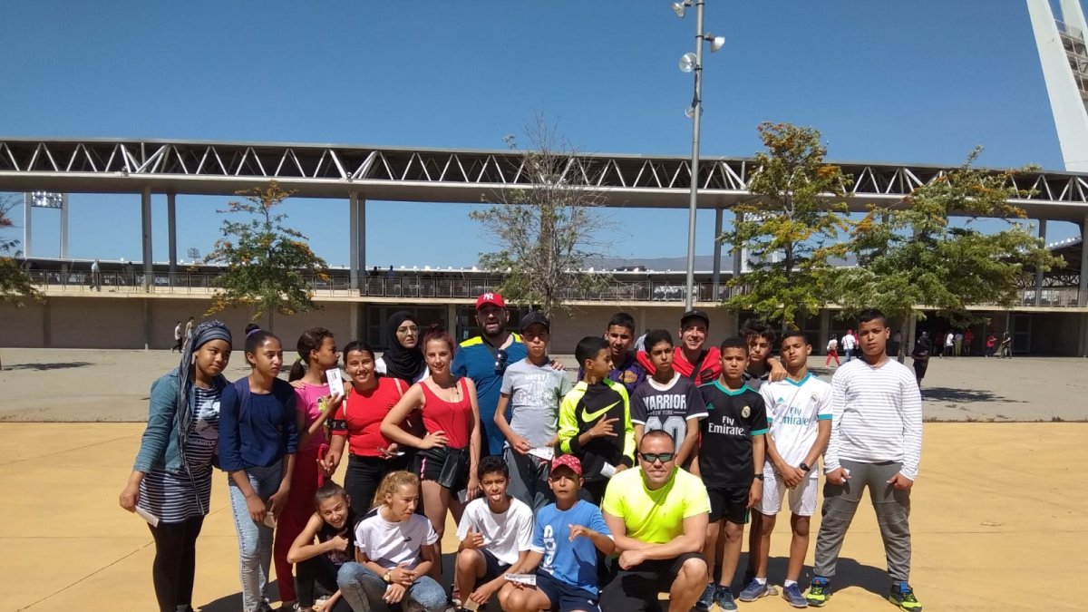 Foto del grupo antes del partido del domingo.