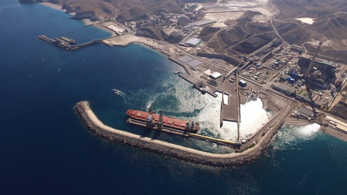 Se prevé una carga de 100.000 toneladas de mineral de hierro.