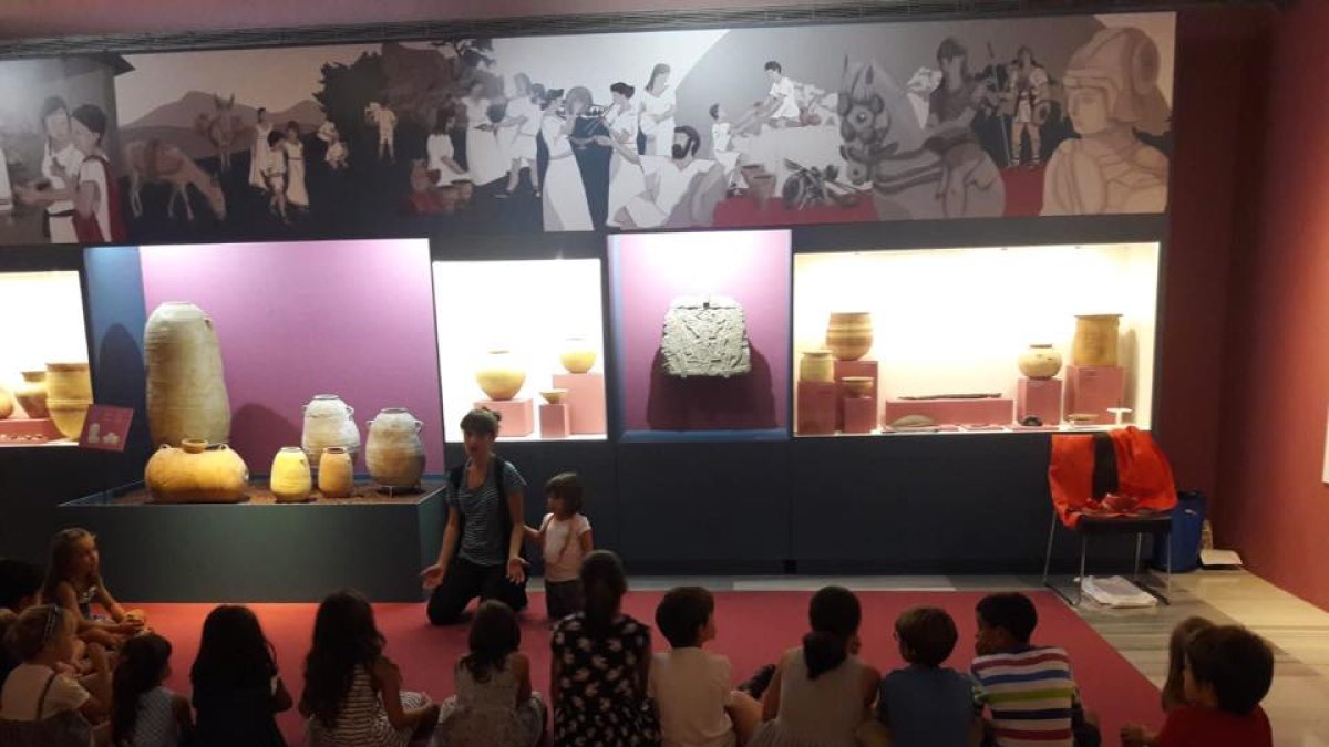Talleres infantiles para celebrar el Día de los Museos en el Museo de Almería.