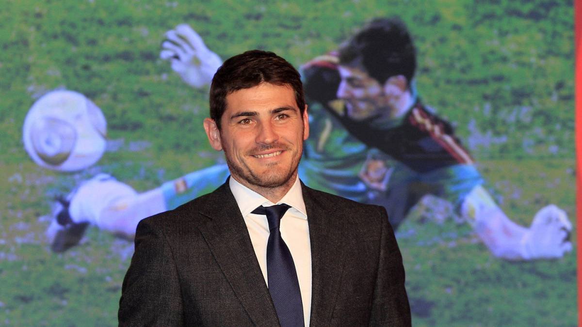 Casillas se retira.