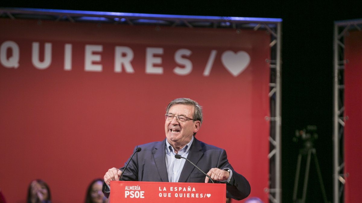 Fernando Martínez, en un mitin del PSOE.