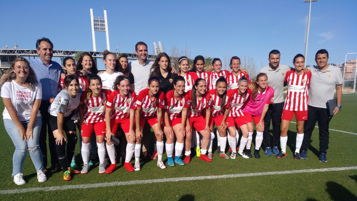 Foto de familia con Ramón Fernández-Pacheco.